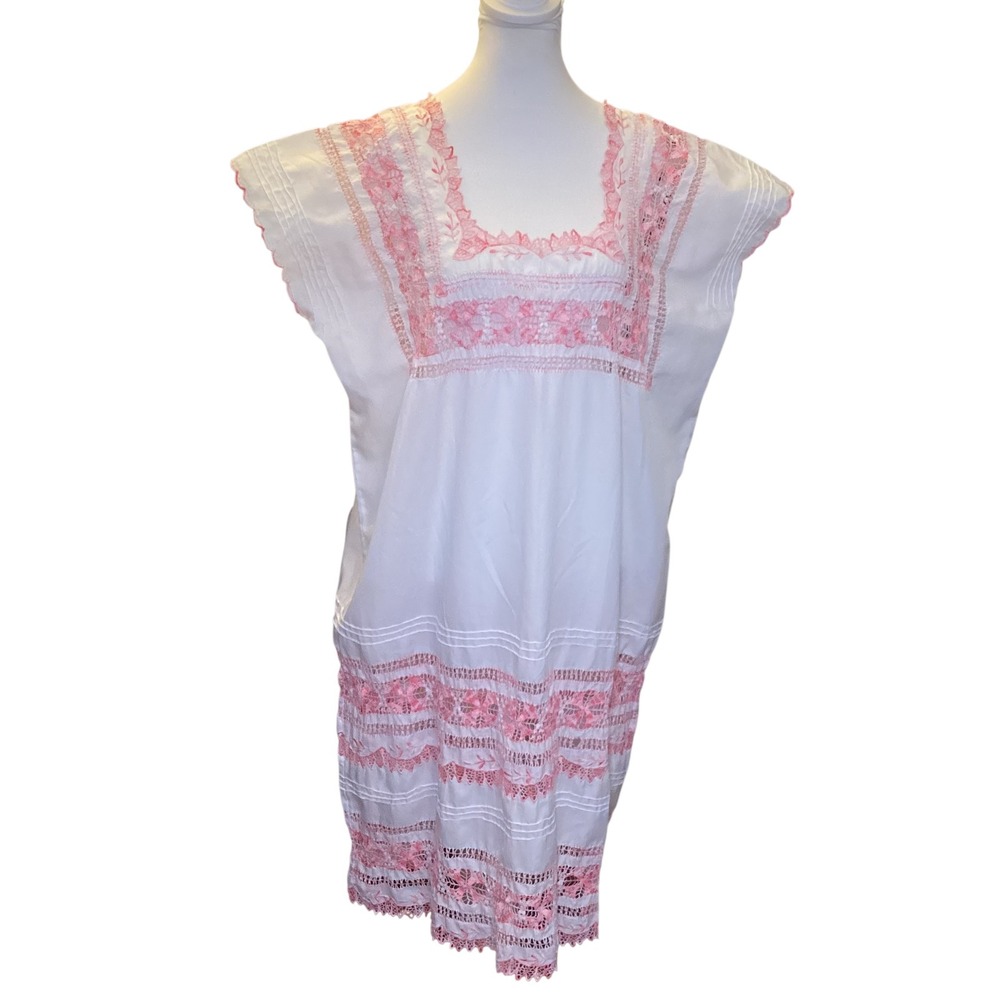 Vintage Mexican Huipil Dress White Pink Lace Floral Embroidery Square Neck 23x40